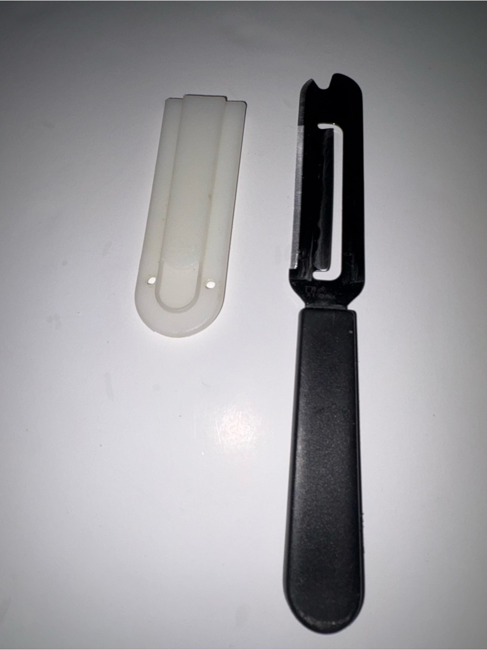 Pampered Chef retired stainless 9.5” #1125 cheese knife/slicer w/sleeve/cover